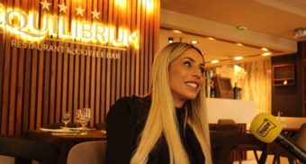 Марија Луиса удри по Атина Ферари: „БЕЗОБРАЗНО МИ ГО КОПИРА АУТФИТОТ!“