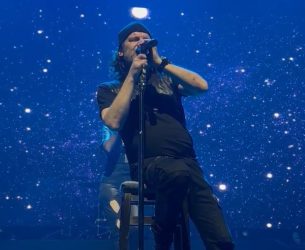 CЕЛА АРЕНА ,,БОРИС ТРАЈКОВСКИ” ПЕЕŠЕ СО АCА ЛУКАС! Мира Šкориƙ направи СПЕКТАКЛ со својот хит! (ВИДЕО)