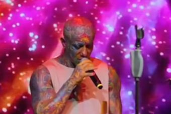 ПОЗНАТ ПЕЈАČ (37) ОСУДЕН НА СМ*ТНА КАЗНА! Исплива страšно видео од изрекувањето на пресудата (ВИДЕО)