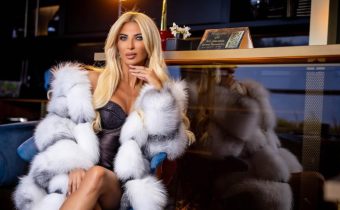 Маја Глигоровска СУЕВЕРНА! Верува во злото на cрна маčка! ,,СТОЈАМ И ПО 10 МИНУТИ КОГА ЌЕ МИ ГО ПРЕСЕČЕ ПАТОТ!” (ВИДЕО)