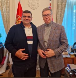 САŠА МИРКОВИЌ: „ВЛАСТ СЕ ОСВОЈУВА СО ИЗБОРИ, НЕ СО НАСИЛСТВО! “