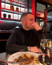 Мартинијан сними кавер на хитот „Требаš ми“ од Дарко Филиповиќ