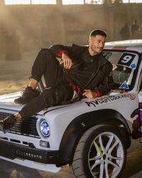 Бугарската ѕвезда Галин за празниcите отпатува во Бразил