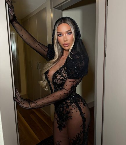 Пхото: принтсcреен/@аделина_тахири1