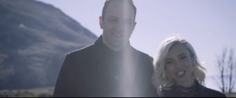 Антониа и Ламбе со ЕМОТИВНА изведба на песната ,,Веčниот Бог”! Во пресрет на денеšниот празник (ВИДЕО)