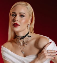 Викторија Лоба сподели ретко виден момент со сопругот! Уžиваат во прегратка… (ФОТО)