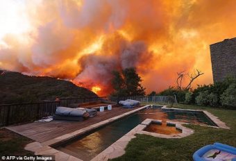 ГОРАТ ЛУКСУЗНИТЕ КУЌИ ВО ЛОС АНГЕЛЕС!