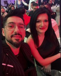 Ѓоко Јовиќ со сопругата на „Ромски Бал 2025“