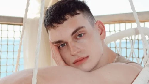 Исплива п*рно снимка од познатиот инфлуенсер! Сите се во ŠОК од неговиот...