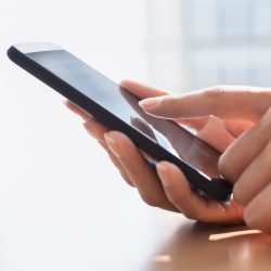 ЗАБРАНЕТИ МОБИЛНИТЕ ТЕЛЕФОНИ ВО УČИЛИŠТАТА!