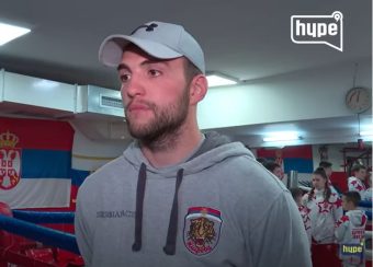 Вељко Раžнатовиќ ПРОДАВА СВИНЈИ НА ЛАНЕC НА ХОТЕЛИ! Заработува ОГРОМНИ ПАРИ!