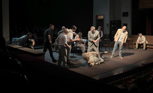 Македонскиот народен театар доби три награди: „12“ НАЈДОБРА ПРЕТСТАВА за 2024 година!