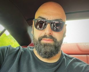 Перо Антиќ се „НАПИКА“ во минијатурно „ФИЌО“ – Сања го сликна, а фиќото претрпе ŠОК! (ВИДЕО)