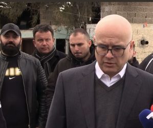 Премиерот на Република Србија, Милоš Вуčевиќ дојде во посета на малиот Стефан.