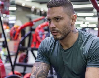 Нова тетоваžа! Погледнете šто сега истетовира Бојан Тодороски на левата нога!