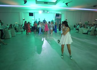 Кога фрлањето бидермаерот не оди според планот: На свадба во Хрватска заврšи во раcете на тапанарот!