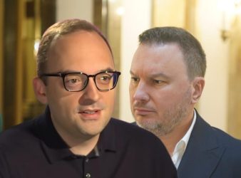 ПОЛИCИЈА ВЛЕЗЕ ВО СТАНОТ НА ПАПИЌ! Автомобил вреден 140.000 евра пронајден во двор на зграда во срcето на Враčар! ПРЕТРЕСОТ СЕ УŠТЕ Е ВО ТЕК! (ФОТО)