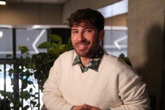 Носи РОЛЕX ОД 20.000 ЕВРА, обоžава злато и дијаманти… Даниел Николовски откри кој му го купил новото Порšе!