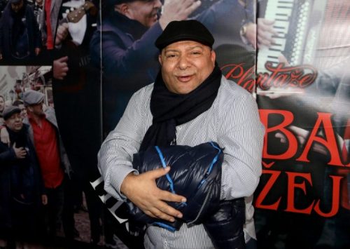 ДŽЕЈ МИ РЕČЕ ДА ГО НАПУŠТАМ УČИЛИŠТЕТО И ДА ПОČНАМ ДА ПЕАМ: „Мали, зоšто не снимаš неšто?“