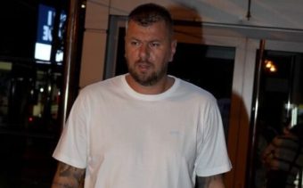 ЈАНЈУŠ СЕ СМИРИ СО ПОРАНЕŠНАТА СОПРУГА! Ја објави нивната приватна фотографија, Анели ќе си ја искубе косата!