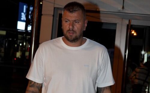 ЈАНЈУŠ СЕ СМИРИ СО ПОРАНЕŠНАТА СОПРУГА! Ја објави нивната приватна фотографија, Анели ќе си ја искубе косата!