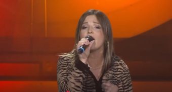 Поčина младата пејаčка Јасна: Публиката ја освои со прекрасниот глас, но и со теšката žивотна приказна!