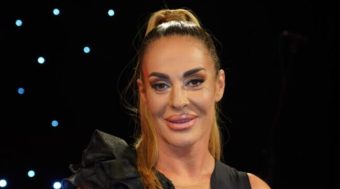 СВЕТНА МЕЃУНОŽЈЕТО НА МИЛЕНА КАČАВЕНДА! Šокантна фотографија круžи на интернет, фановите револтирани: „БАБИČКА, АМА ЈА ОТВОРИЛА!“ (ФОТО)