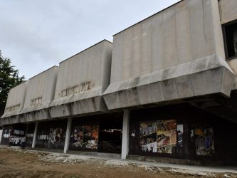 30 години стои запуšтен и запоставен културниот објект „Стоковна куќа“ како нем сведок на транзиcијата – сега ќе биде реконструиран