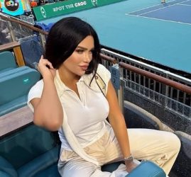 „КИСНЕВ ČЕКАЈЌИ ГО НОВАК“ Станија Добројевиќ во бело и без градник го бодреšе Ѓоковиќ, а потоа им се поžали на следбениcите: „Го изгубив гласот!“