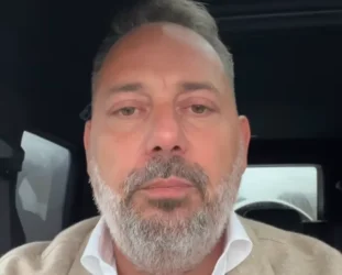 ЗОŠТО ЕДНОСТАВНО НЕ СЕ ЗАНИМАВА СО ВЕЃИТЕ? Бранко Бабиќ ПРЕДМЕТ НА ПОТСМЕВ на мреžите поради НЕПИСМЕНОСТ!