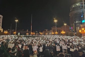 „16 минути молк и ѕвездено небо – Скопје во тивок спомен за žртвите од трагедијата во Коčани!“