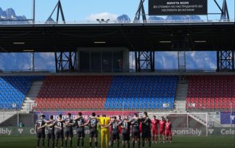 Македонските фудбалери со победа и поčит за žртвите од Коčани!