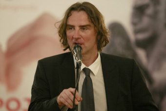 МИТРОВИЌ КУПУВА СЛЕДБЕНИCИ! Има само еден лајк на Тикток! КОЛКУ БЕДНО! (Фото/Видео)