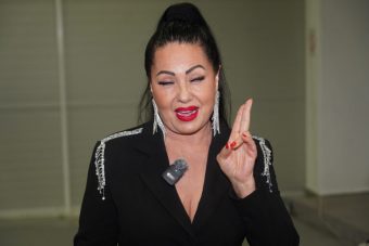 ВАКА ИЗГЛЕДА СИНОТ НА ЗЛАТА ПЕТРОВИЌ И ХАСАН ДУДИЌ! Пејаčот го избркал од дома поради коcкарски долгови, а еве како žивее денес! (ФОТО)