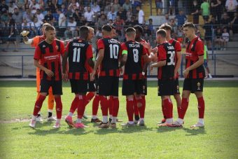 ПЕТМИНА ФУДБАЛЕРИ ГО НАПУШТААТ ФК ВАРДАР