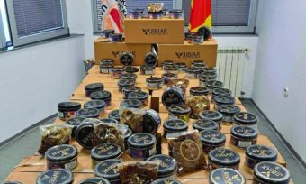 CАРИНСКА УПРАВА СО ГОЛЕМА ЗАПЛЕНА: АВТОМОБИЛИ, НАРГИЛЕ ТУТУН, ВЕТЕРИНАРНИ ЛЕКОВИ, CИГАРИ И БРЕНДИРАНА ŽЕНСКА ОБУВКА! (ФОТО)