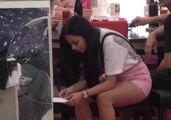 „ИСПИВ ЛЕКОВИ ЗА СМРУВАЊЕ“ – Мајката на Драгана во лоšа состојба откако ì се онесвести ќерката во реалити šоуто!