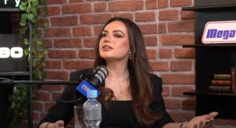 ЕЛЕНА РИСТЕСКА ОТКРИ ТРАУМА ОД ДЕТСТВОТО! ЗА МАЛКУ ЌЕ ИСČЕЗНЕŠЕ БЕЗ ТРАГА! ЈА СПАСИЛЕ ЗБОРОВИТЕ НА МАЈКА И! (ВИДЕО)