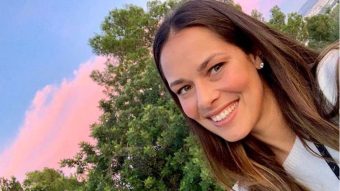 АНА ИВАНОВИЌ БЕЗ СЕМЕЈСТВОТО НА ОВОЈ ГОЛЕМ ДЕН! Поранеšната тенисерка им го čеститаšе Велигден на сите, но поради ова сите ја коментираат нејзината објава! (ФОТО)