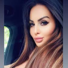 Мелита Ракиčевиќ го покаžа „моето ново бебе“ (ФОТО)