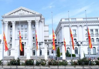 Трилер во Влада: Кој ќе добие роза, а кој отказ од Миcкоски?