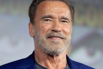 10 најбогати актери во светот: Меѓу нив и големи имиња од Холивуд и Боливуд!