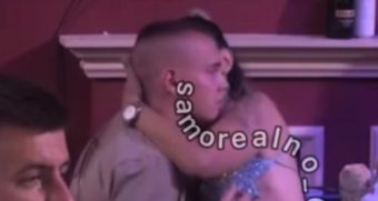 АНЕЛИ АХМИЌ ПРЕД СТОЛБОТ НА СРАМОТ! Гледачите ШОКИРАНИ од нејзиното ОДНЕСУВАЊЕ: Без трошка СРАМ ГО НАПАДНА 20 ГОДИНИ ПОМЛАД УЧЕСНИК!