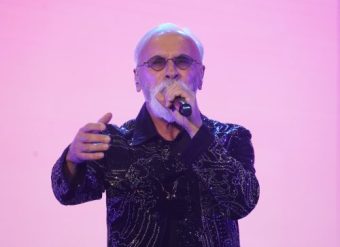 „НЕКОГАШ СПИЕВ ВО КОМБЕ ЗАСТАВА, А СЕГА ВО ПРЕТСЕДАТЕЛСКИ АПАРТМАН“