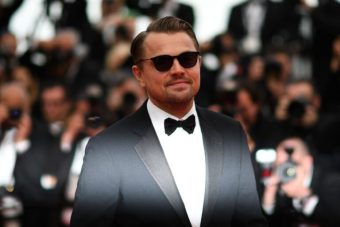 ЛЕОНАРДО ДИ КАПРИО НЕ ЛИČИ НА СЕБЕ! Светот е šокиран од неговиот изглед – сите се праšуваат само едно! (ФОТО)