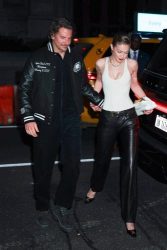 ДŽИДŽИ ХАДИД И БРЕДЛИ КУПЕР ЈА ПОТВРДИЈА ВРСКАТА! Актерот фатил манекенка 20 години помлада, cелиот Холивуд во ŠОК!