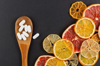 Како телото „каžува“ дека има недостаток на витамин C!?