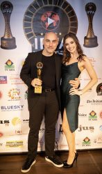 Тони Наумовски со награда за најдобра машка улога во Њујорк!