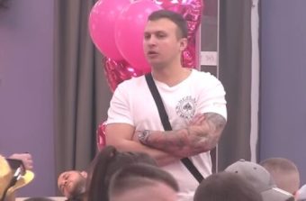 СТЕФАН КАРИЌ БРУТАЛНО ЈА ПОНИЖИ АНЏЕЛА ЃУРИЧИЌ! СО ОВИЕ ЗБОРОВИ ЈА СТАВО НА ДНОТО!