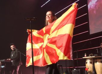 КАРОЛИНА ГОЧЕВА СО НАСТАП ВО ГЕРМАНИЈА! СИТЕ СЕ ДИГНАА НА НОЗЕ – СРЕДСТВАТА ОД КОНЦЕРТОТ ОДАТ ЗА НАСТРАДАНИТЕ ВО КОЧАНИ! 